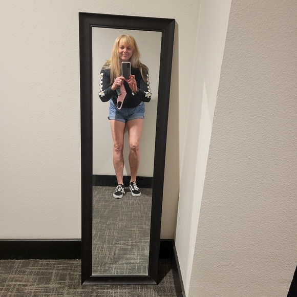 Meet your Posher, Sheri - Picture 7 of 8